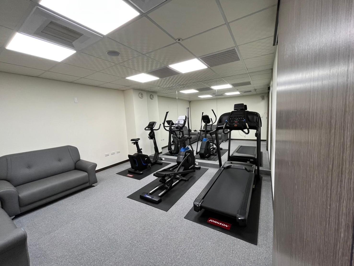 San Juan Easy Stay Inn טאינאן מראה חיצוני תמונה